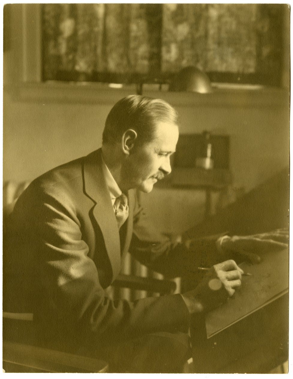 Fontaine Fox, cartoonista, c.1911-40 (foto gelatina prateada) de Jessie Tarbox Beals