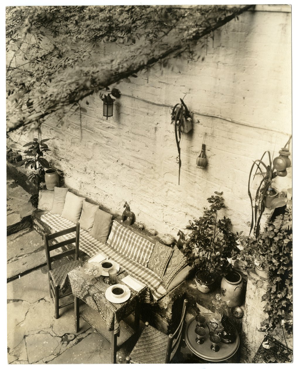 Casa do Sr. e Sra. George Stonehill, Greenwich Village, Nova York, EUA, c.1936-37 (foto em prata gelatina) de Jessie Tarbox Beals