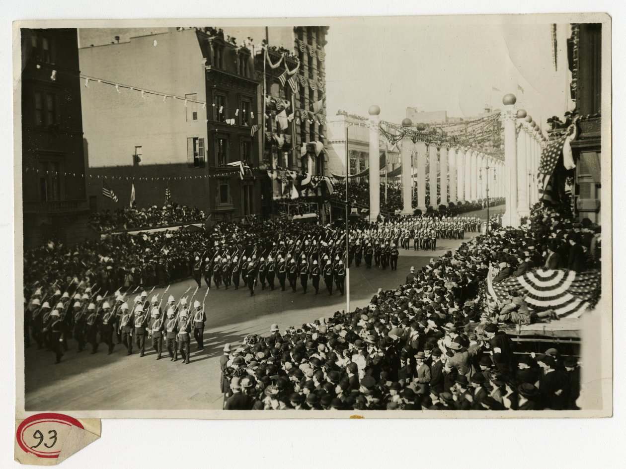 Desfile Militar no Tribunal de Honra dos Fuzileiros Navais, Grã-Bretanha de Jessie Tarbox Beals