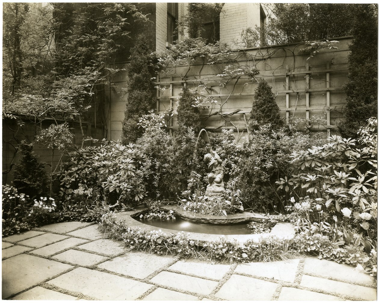 Mr & Mrs John Morgan, 39 W 11 St, Greenwich Village, New York, USA, c.1939-40 (foto em prata gelatina) de Jessie Tarbox Beals
