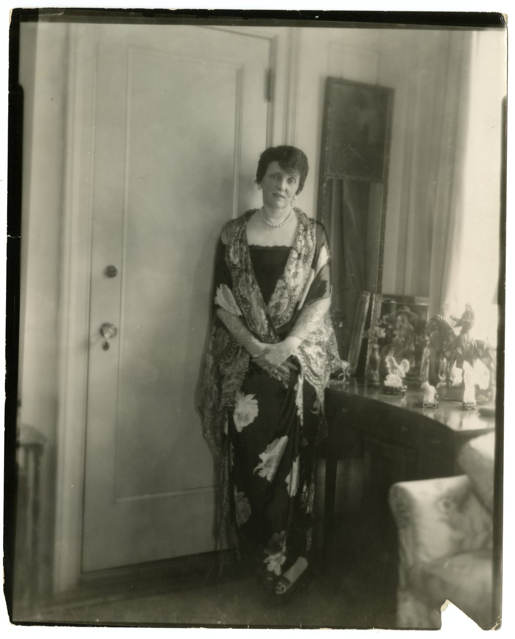 Sra. Emily Post, Etiqueta, c.1926-28 de Jessie Tarbox Beals