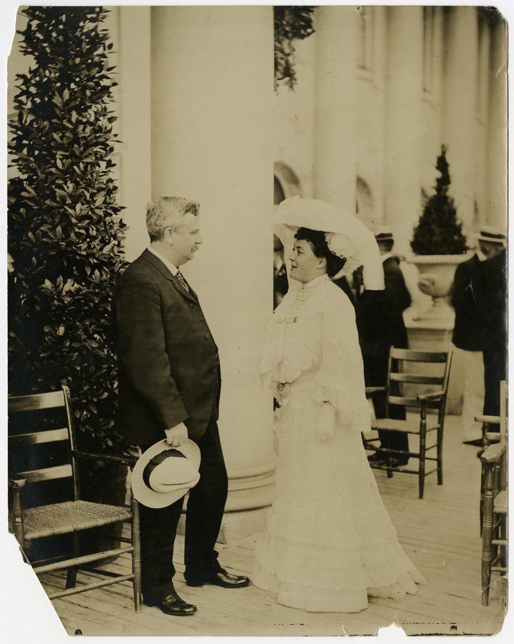 Sra. Norman Mack, Gov Odell, St Louis Exposition 1903 de Jessie Tarbox Beals