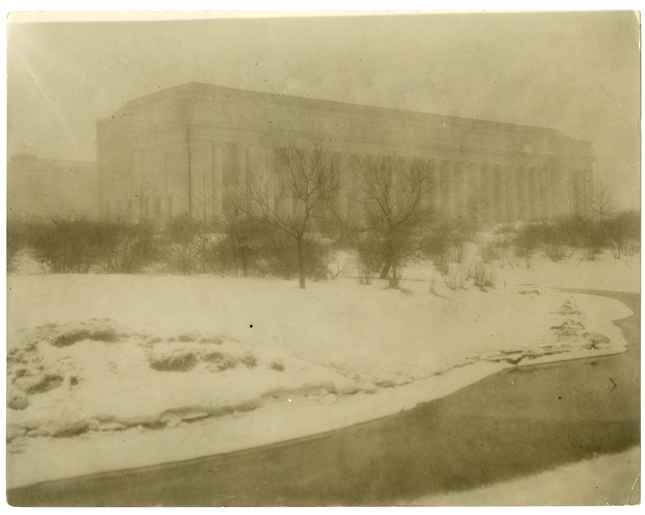 Museum of Fine Arts, Boston, EUA, c.1902-10 (foto em prata gelatina) de Jessie Tarbox Beals