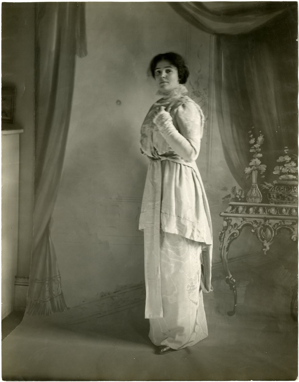 Orchid moire, Maurice, c.1905-18 (foto em prata gelatina) de Jessie Tarbox Beals