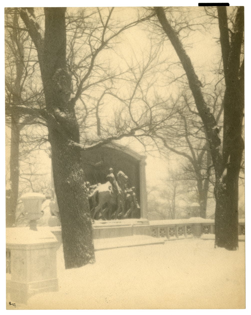 Shaw Memorial, Boston, EUA, c.1902-10 (foto em prata gelatina) de Jessie Tarbox Beals