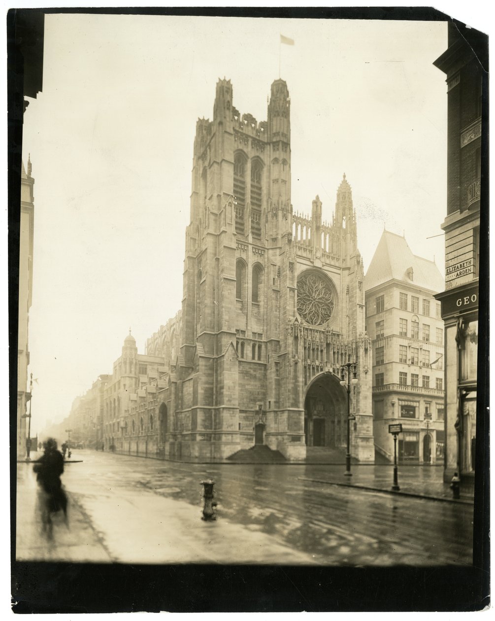 St Thomas Church, Nova York, EUA, c.1905-40 (foto em prata gelatina) de Jessie Tarbox Beals
