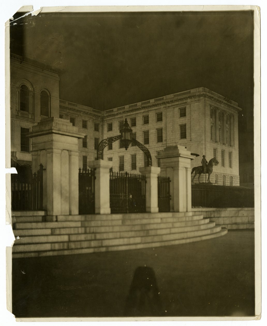 State House, Boston, EUA, c.1902-10 (foto em prata gelatina) de Jessie Tarbox Beals