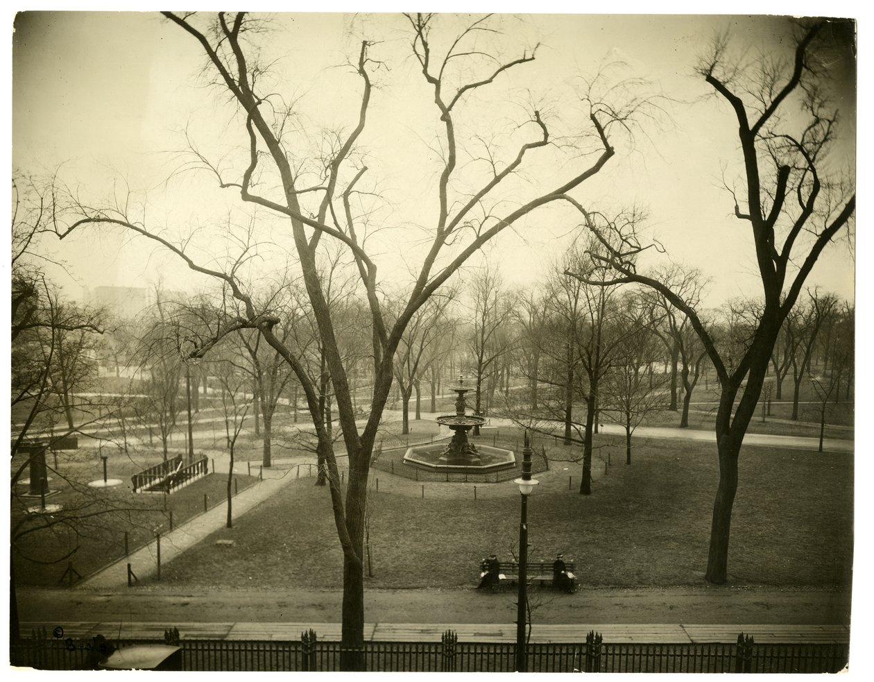 The Common, Boston, EUA, c.1902-10 (foto em prata gelatina) de Jessie Tarbox Beals