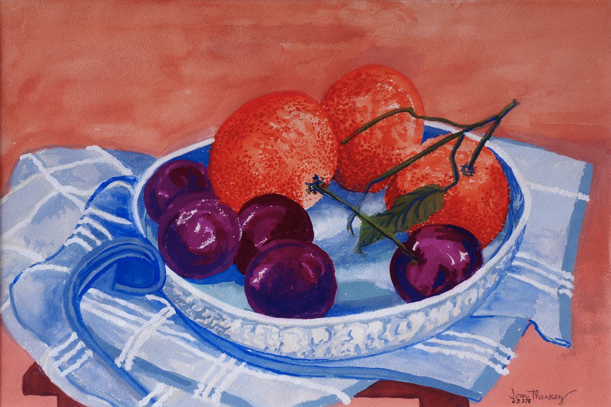 Ameixas e mandarins em um prato, 2013, guache. de Joan Thewsey