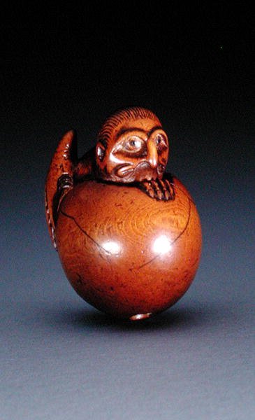 Netsuke representando tengu no tamago, c.1770-90 (madeira) (ver também 210189) de Jobun
