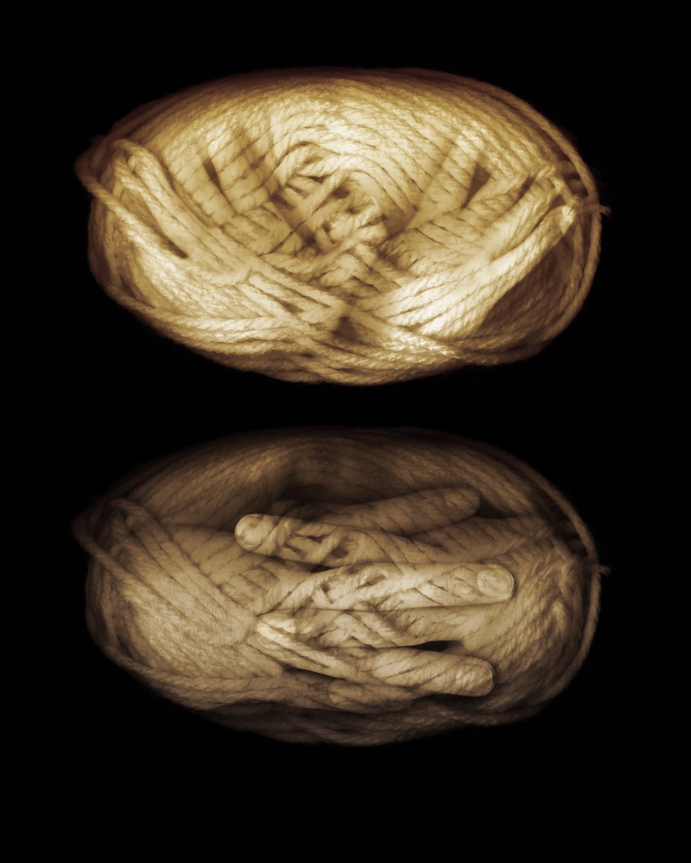 Mãos de fio, 2013 (manipulação de fotos) de Johan Lilja