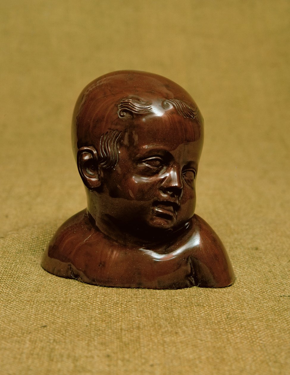 Peito de faiança Meissen de uma criança, c.1715 de Johann Friedrich Bottger