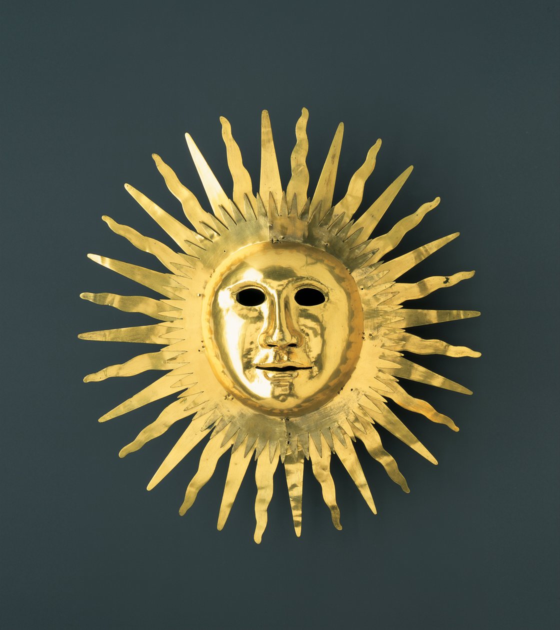 Máscara de sol com características faciais de agosto II (o forte) como Apollo, o deus do sol de Johann Melchior Dinglinger