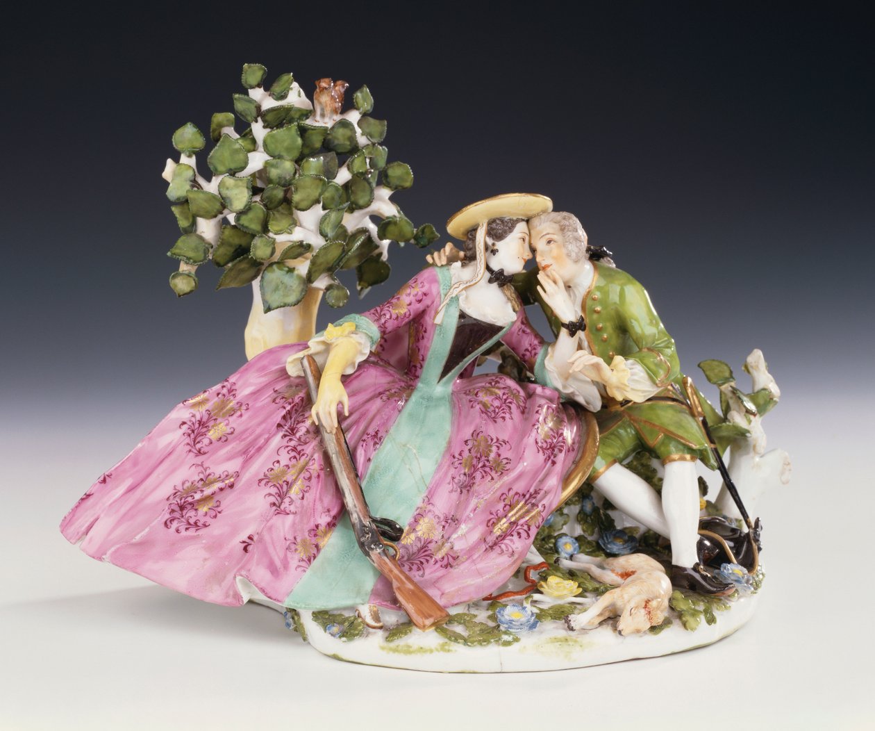 Um grupo de crinolina Meissen do resto durante o caso, c.1745 (porcelana) de Johann Joachim Kaendler
