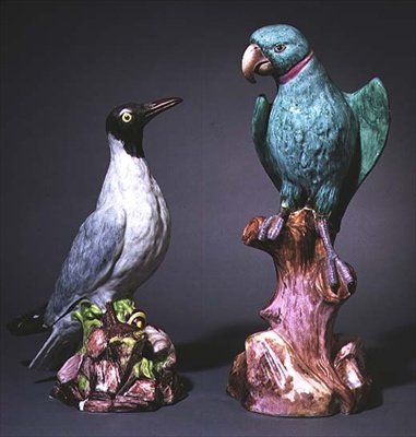 Augustus Rex Meissen figuras de uma andorinha-do-mar e de um periquito (porcelana) de Johann Joachim Kaendler