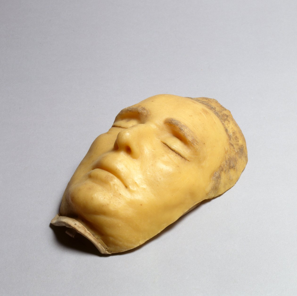 Máscara da Morte de Frederico II, Landgrave de Hesse-Cassel, 1785 (cera e cabelo) de Johann Wilhelm Kirchner