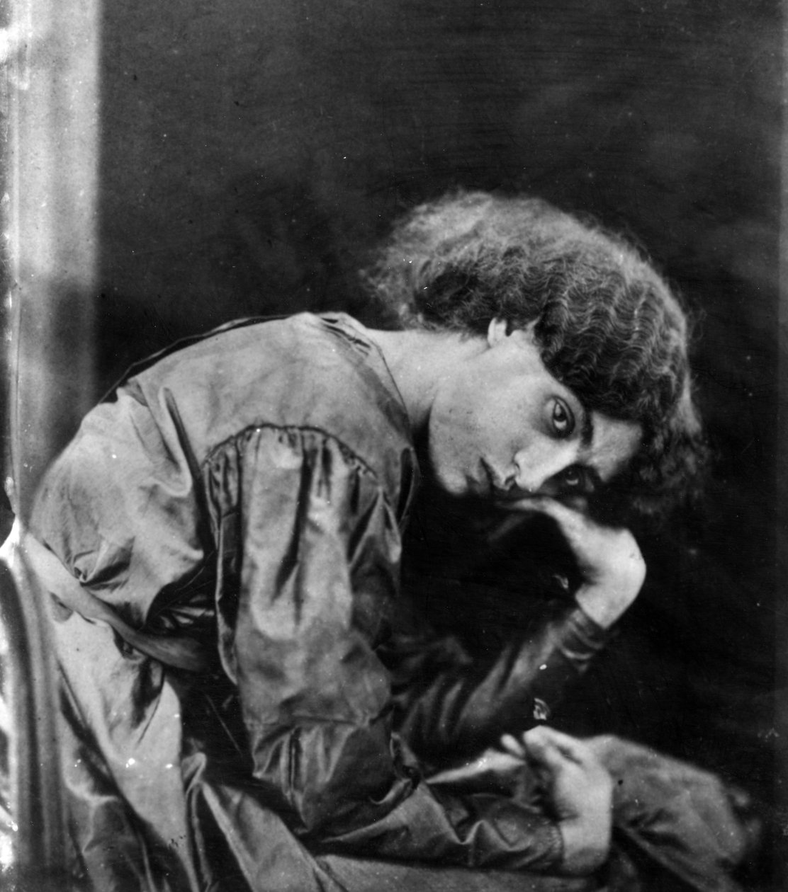 Jane Morris, posada por Dante Gabriel Rossetti, 1865 (impressão albumen) de John R. Parsons