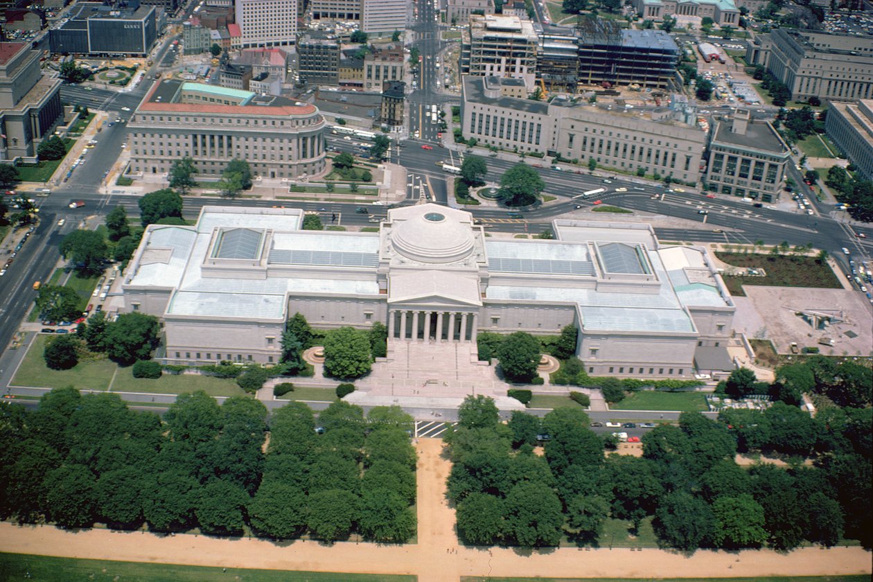 Vista aérea da Galeria Nacional do Art West Building, concluída em 1941 de John Russell Pope