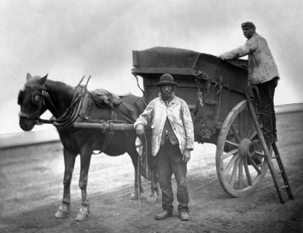 Dustmen Voador, de &39;Street Life in London&39;, de J. Thomson e Adolphe Smith, 1877 de John Thomson