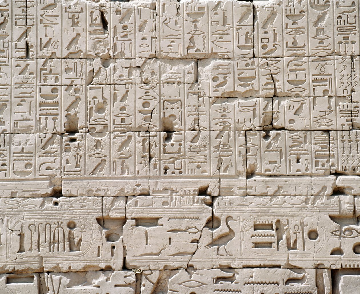 Egipto, Governador de Luxor, Karnak, Grande Templo de Amon, Grande Salão do Hipostilo, Pormenor da Parede Exterior de Walter Charles Mills