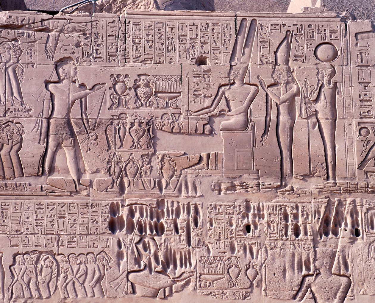 Egito, Velho Tebas, Luxor, Complexo do Templo de Karnak, Prefeitura de Amun-Re, Grande Salão do Hipostilo, Muro Norte, Relevo com cenas de guerra Seti I na Síria e Palestina, detalhe com oferendas aos deuses de Walter Charles Mills