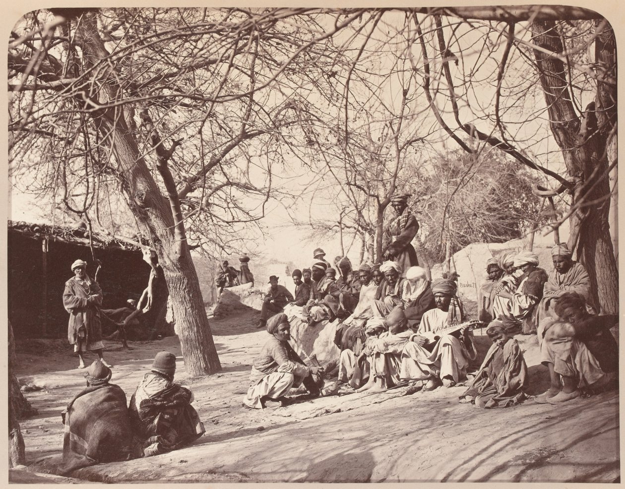 Uma cena de rua na cidade de Jalalabad, 1878 de John Burke