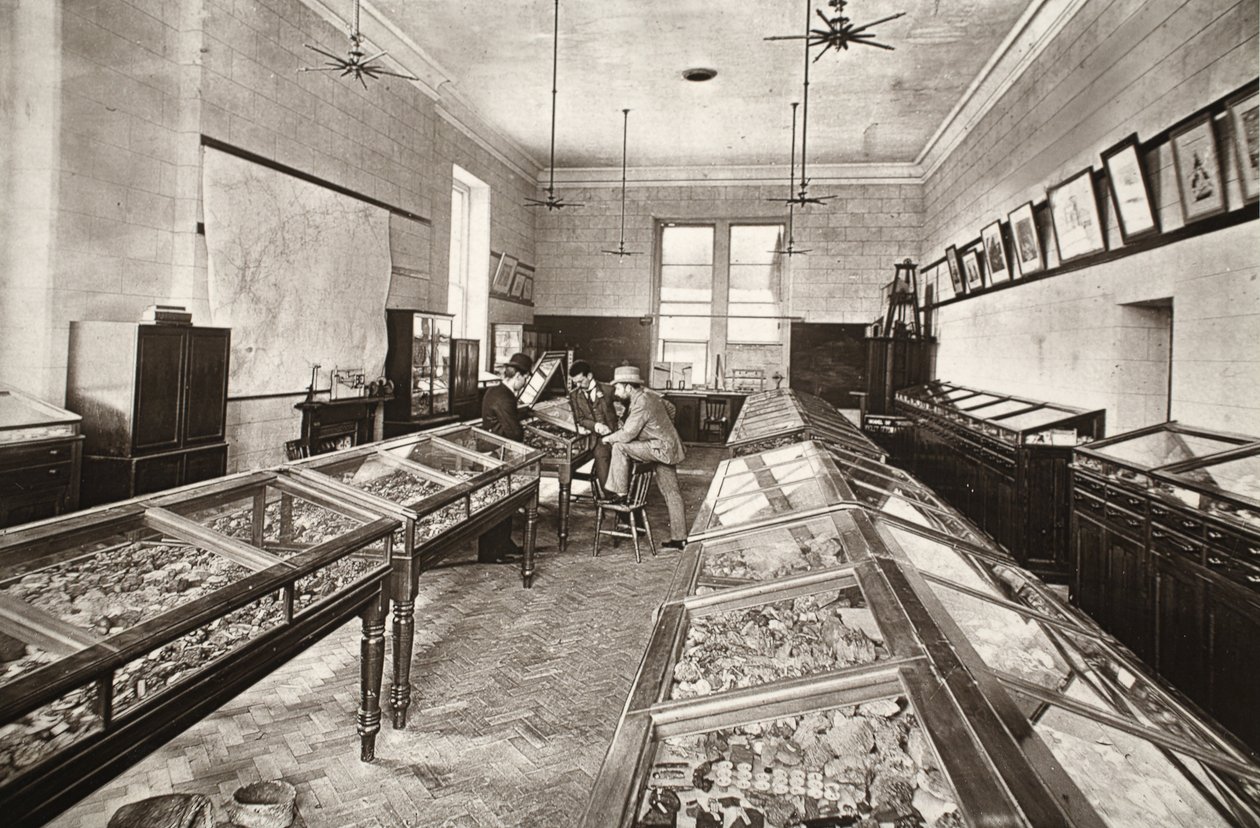 Museu, Escola de Minas Camborne, ilustração de "Mongst mines and miningers, ou Underground Scenes by Flash-Light" de J.C. Burrows e William Thomas, pub. 1893 (foto sépia) de John Charles Burrow