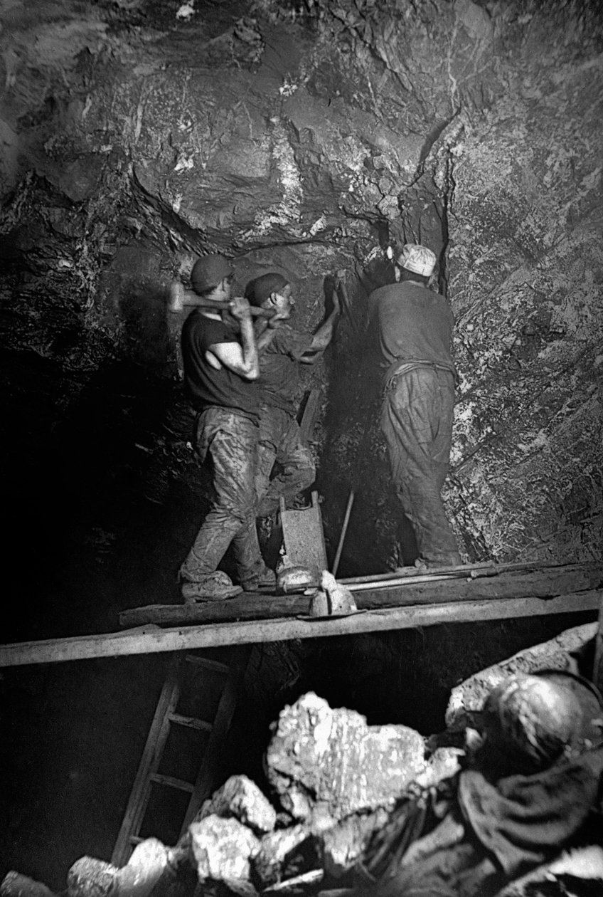 Exploração mineira subterrânea, Colcauth, Cornualha de John Charles Burrow