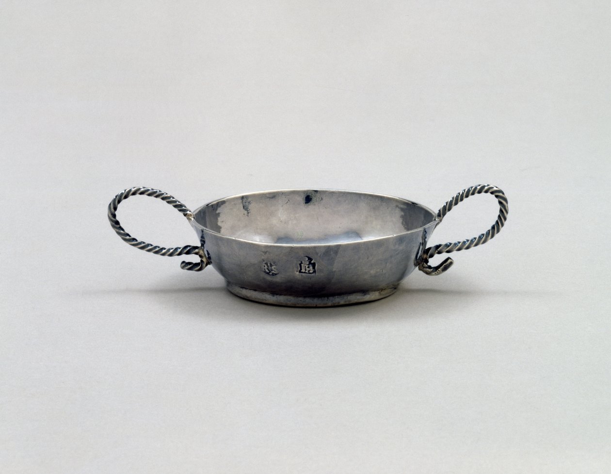 Taça Dram, 1655-54 (prata) de John Hull and Robert Sanderson John Hull and Robert Sanderson