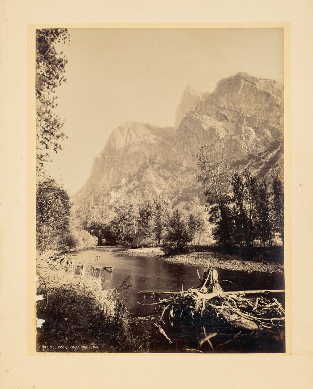 Sentinel Rock, Kings River, Califórnia de John K. Hillers
