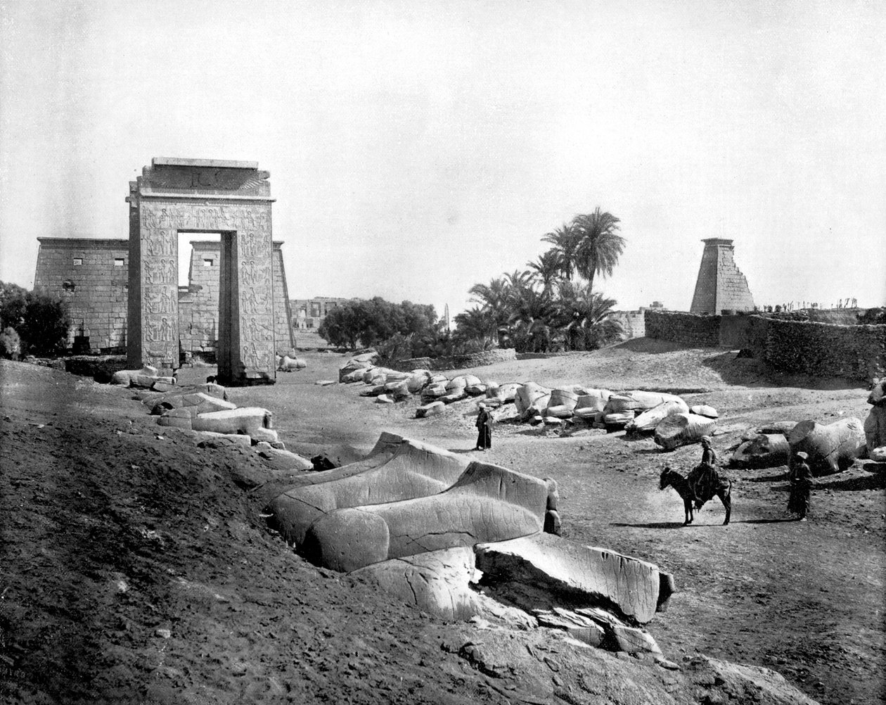 Avenida das Esfinges, Karnak, Egito, 1893. de John L. Stoddard