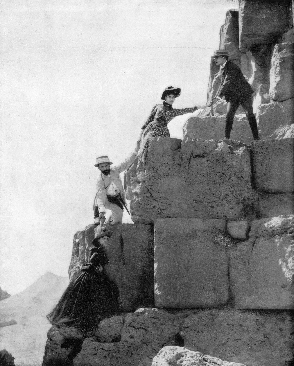 Escalada na Grande Pirâmide, Egito, final do século XIX de John L. Stoddard