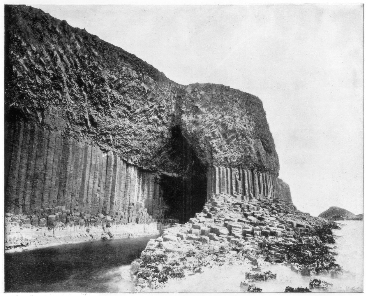 Fingals Cave, Escócia, final do século XIX de John L. Stoddard