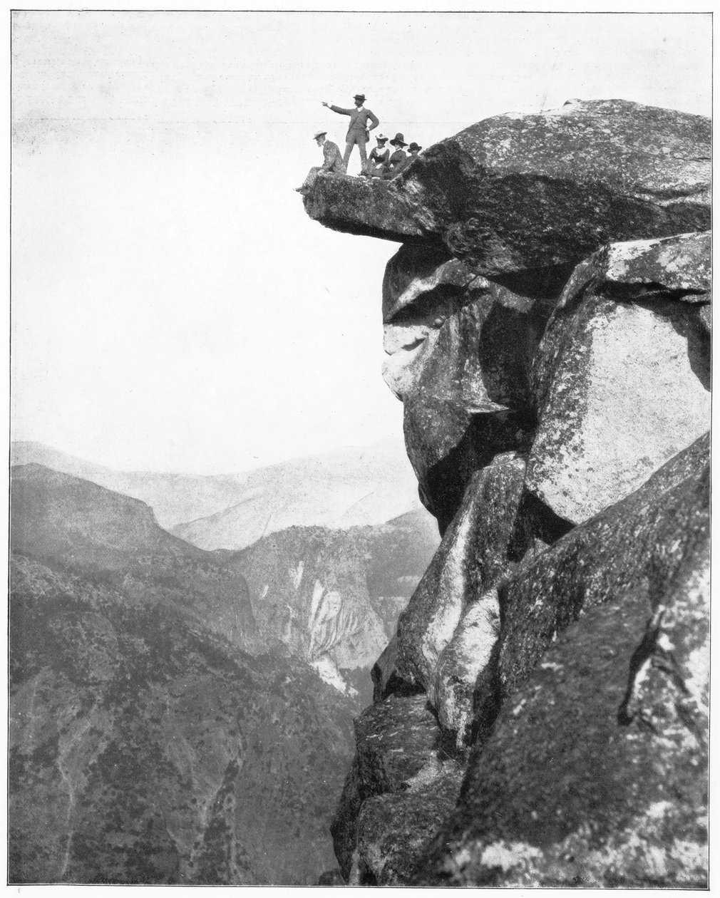 Glacier Point, vale de Yosemite, Califórnia, EUA, final do século XIX. de John L. Stoddard