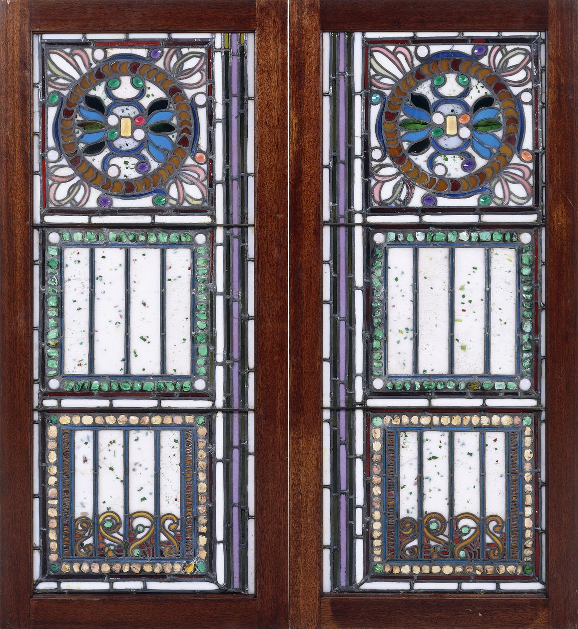 Um par de janelas de vidro com chumbo, de John La Farge or Lafarge
