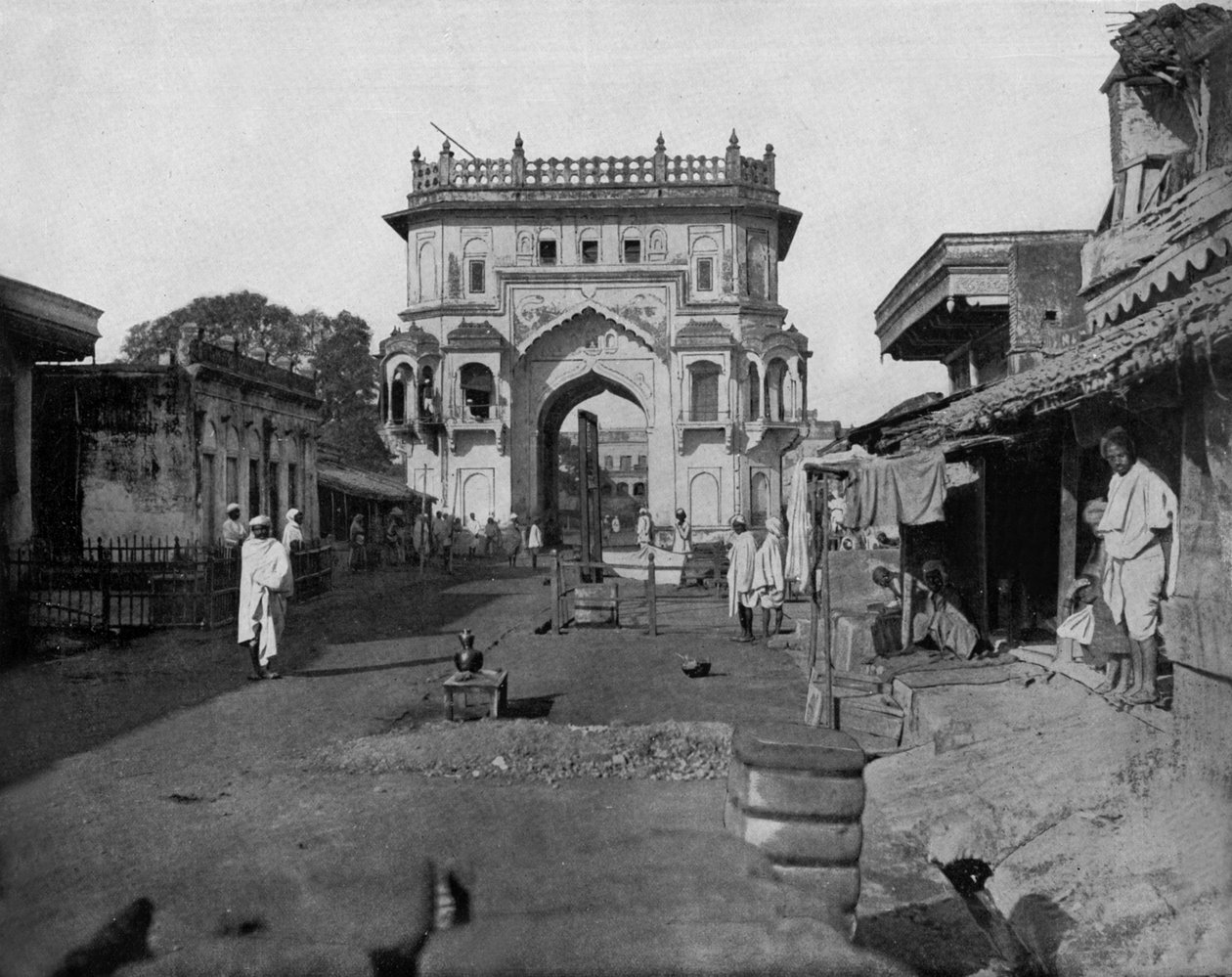 Portão de Lucknow na Índia c. 1890 (foto a p/b) de John Lawson Stoddard