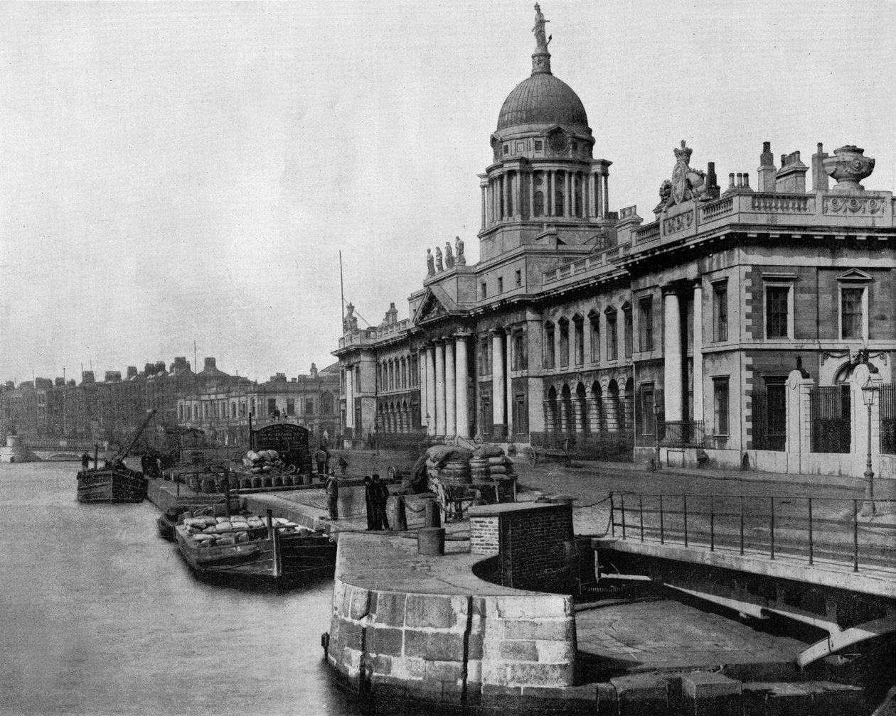 A alfândega em Dublin (Irlanda) abriu em 1791 (foto a p/b) de John Lawson Stoddard