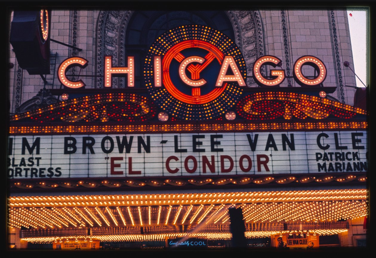 Tenda de néon do Chicago Theater, Chicago, Illinois, EUA de John Margolies