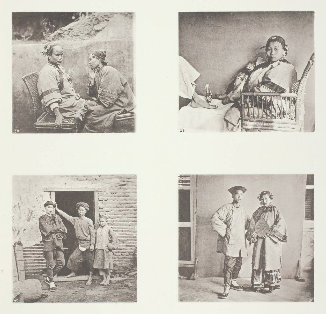 Mulheres Amoy, O Pequeno Pé de uma Senhora Chinesa, Homens Amoy, Trajes Masculinos e Femininos, Amoy, c.1868. de John Thomson
