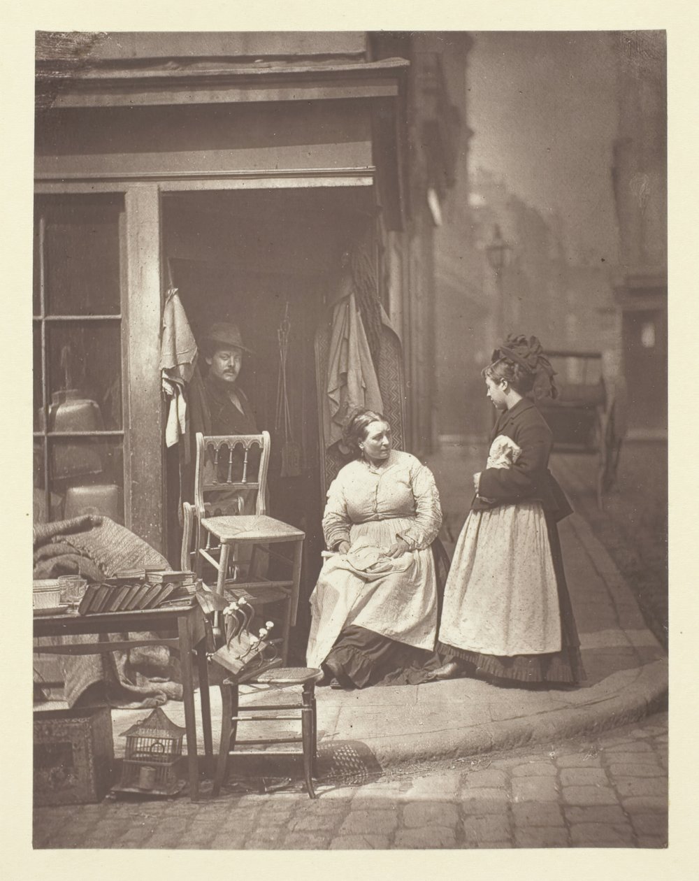 Móveis Antigos, 1881. de John Thomson