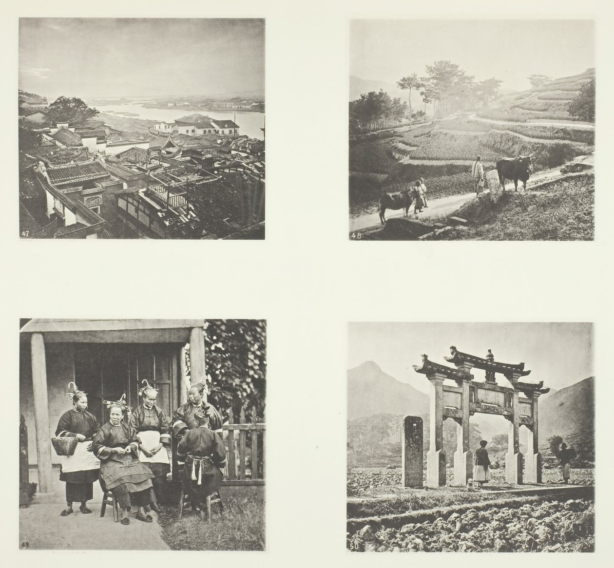 Parte de Foochow Foreign Settlement, Terracing Hills, Foochow Field Women, A Memorial Arch, c. 1868. de John Thomson