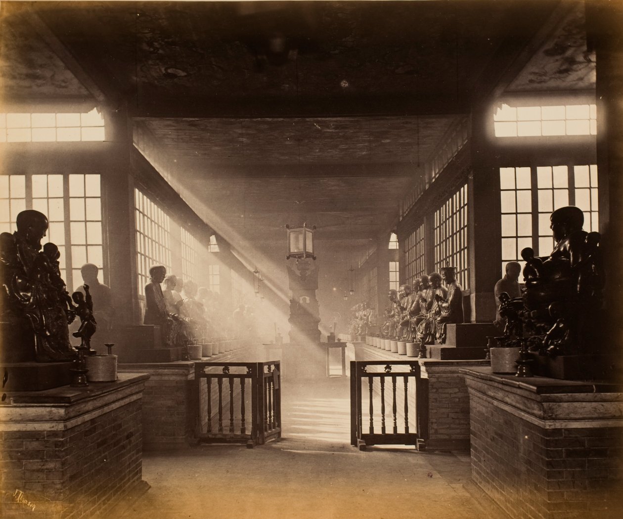 Wah Lum Chu, Cantão (atualmente: Templo Hualin 华林寺) de John Thomson