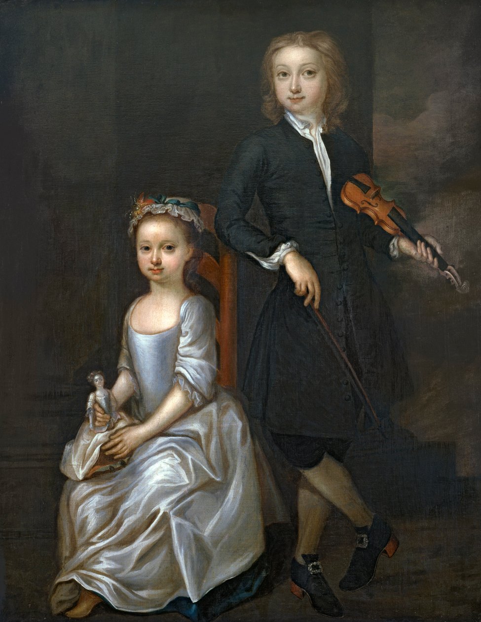 Um garoto segurando um violino e uma garota segurando uma boneca de John Vanderbank