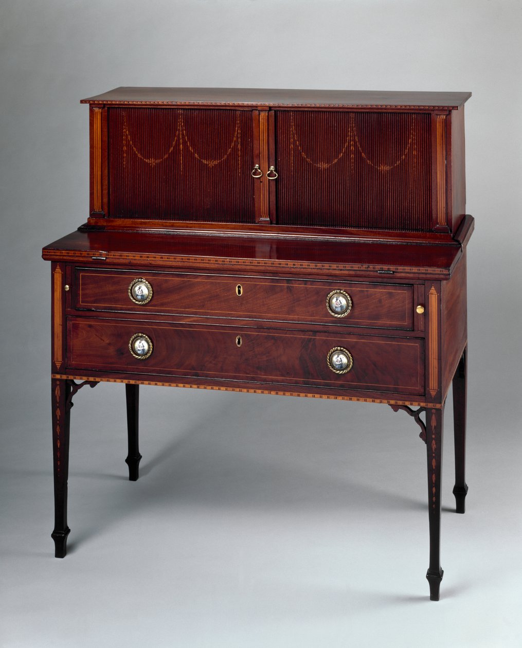 Balcão de mesa, atribuído à loja de John e Thomas Seymour ou a Thomas Seymours Boston Furniture Warehouse, 1794-1810 (mogno com incrustações) de John and Thomas 1771 1848 Seymour