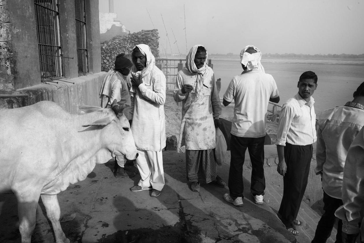 Manikarnika Ghat, Varanasi, 2016 (foto) de Jon Nicholson