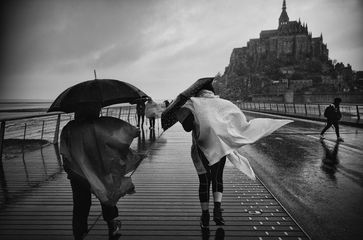 A caminho do Monte Saint Michel, 2022 (foto) de Jon Nicholson