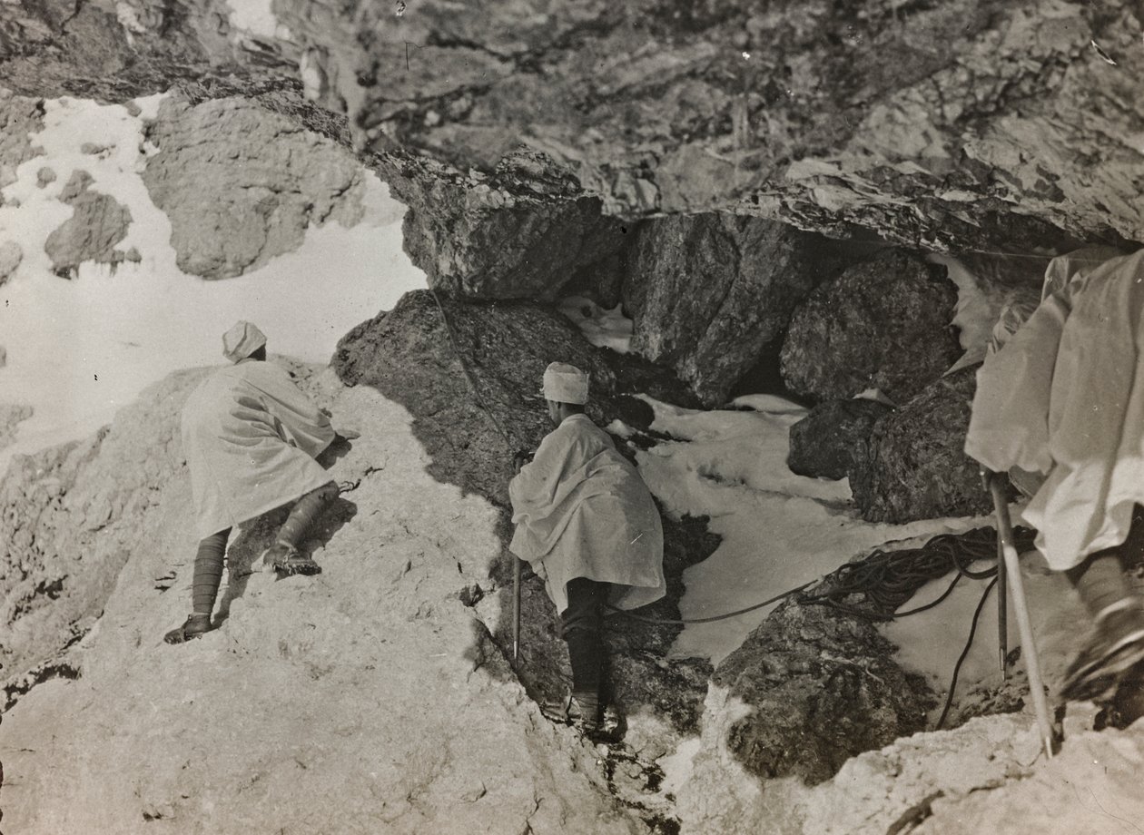 Álbum "Meine weltkriegs - Erinnerungen South-West Front (Caríntia, Itália, Tirol do Sul) (My world war - memories of the South-Western Front in Carinthia, Italy, Trentino-Alto Adige) 31/03/1915-12/11/1918 - Josef Zohles Wien ": bunker militar em um mounta de Josef Zohles