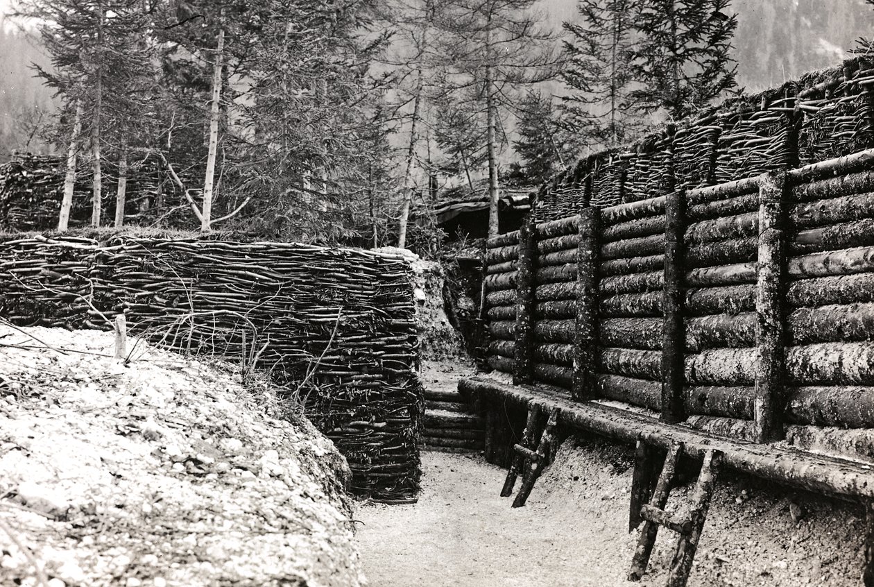 Álbum "Meine weltkriegs - Erinnerungen South-West Front (Caríntia, Itália, Tirol do Sul) (My world war - memories of the South-Western Front in Carinthia, Italy, Trentino-Alto Adige) 31/03/1915-12/11/1918 - Josef Zohles Wien ": Barriere aus Holzscheite in de Josef Zohles