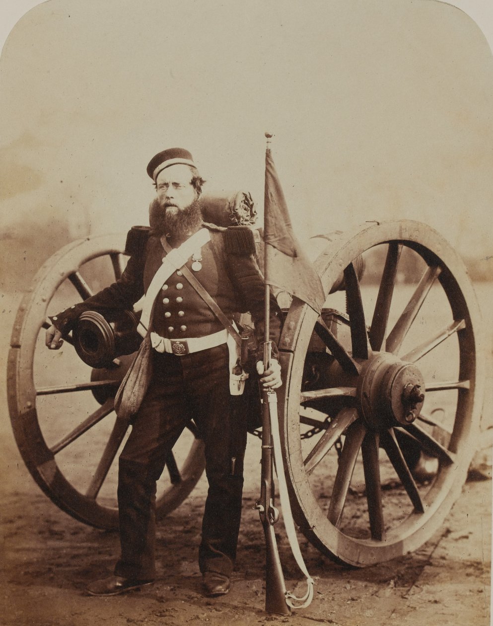 Sargento William Russell, Royal Artillery, 1856 (foto sépia) de Robert Howlett