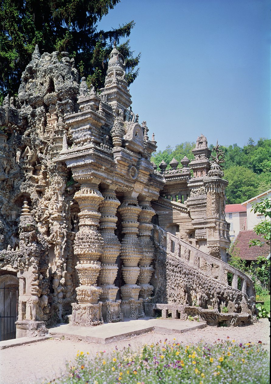 O Palácio Ideal, construído entre 1879 e 1912 de Joseph Ferdinand Cheval